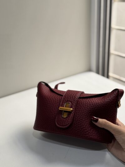 Claret Elegance - Image 6