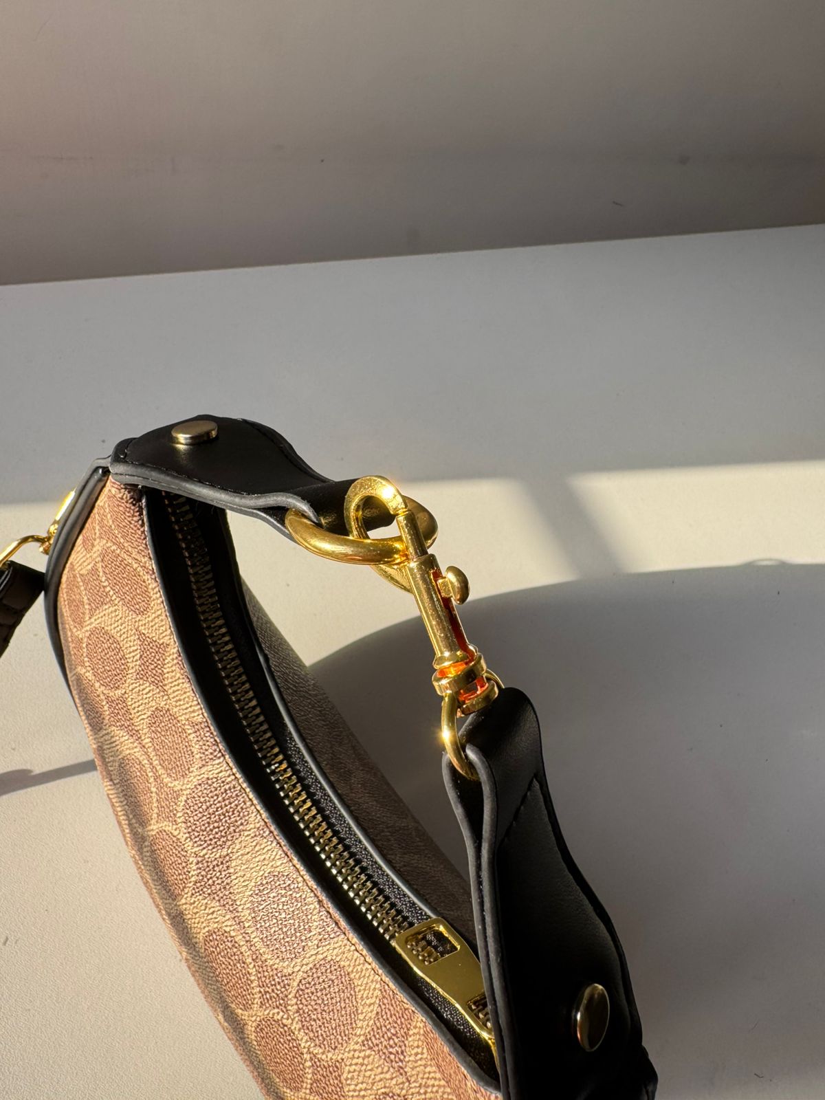 Half moon texture bag - Image 3