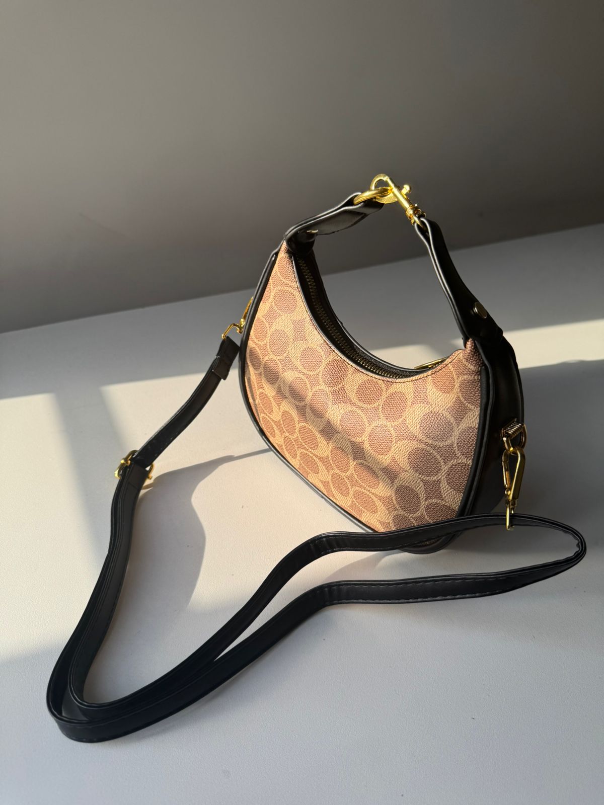 Half moon texture bag - Image 5