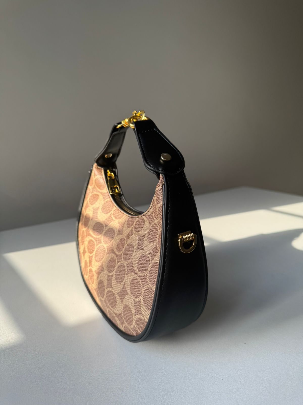 Half moon texture bag - Image 2