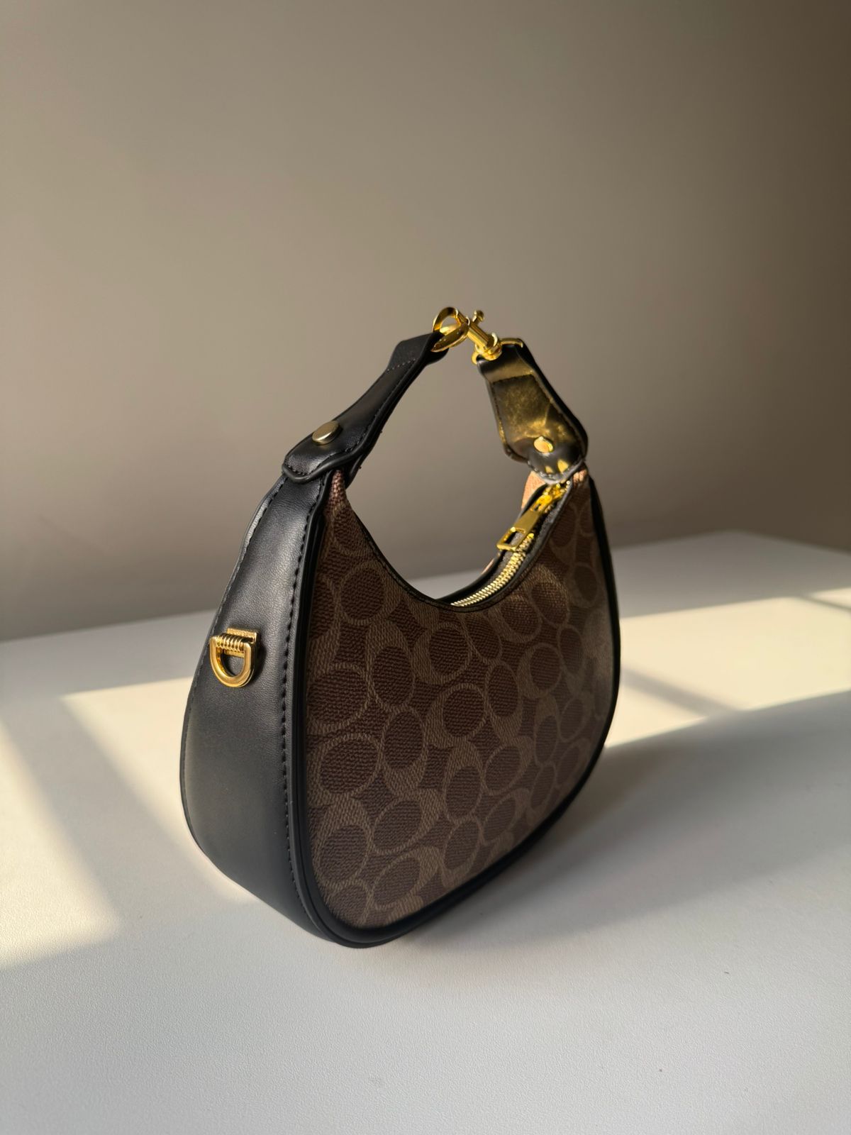 Half moon texture bag - Image 4